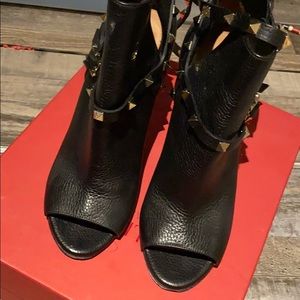 Valentino ankle bootie rockstud